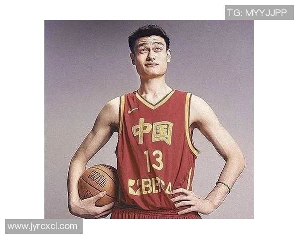 谁在默默守护姚明的篮球梦想与人生旅程