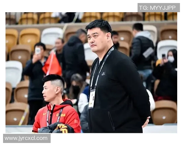 姚明用幽默与魅力撩妹子的秘诀揭秘，如何在篮球场外赢得芳心