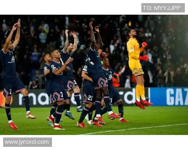 德甲激情四射巴黎圣日耳曼大胜多特蒙德帽子戏法引爆全场热情